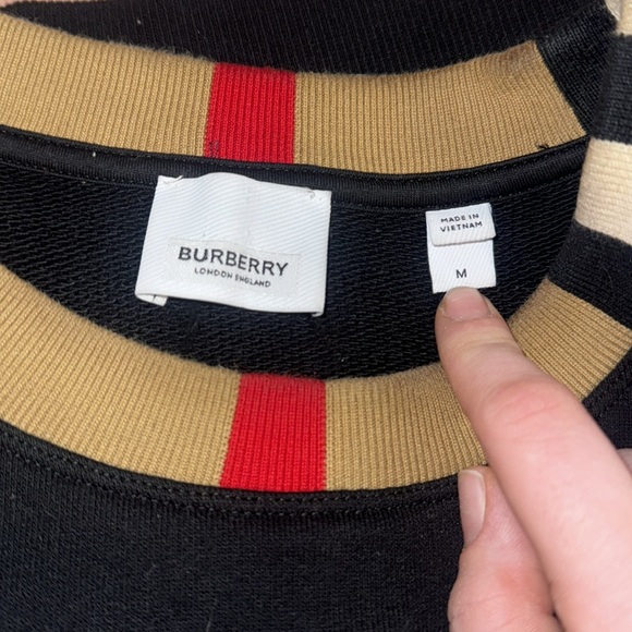 Men’s Medium Burberry Winter Crewneck & Jogger Set - Picture 6 of 7